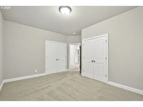 7169 SW Ash Creek Court Portland OR 97223