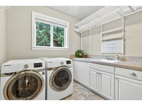 7169 SW Ash Creek Court Portland OR 97223