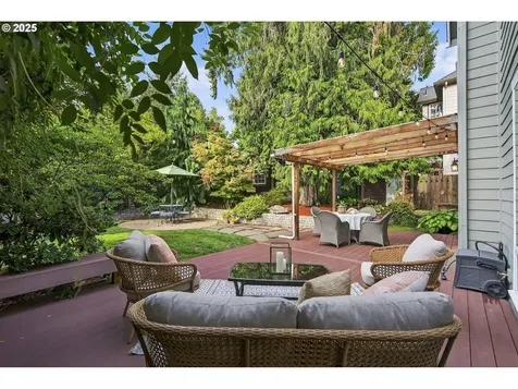 7169 SW Ash Creek Court Portland OR 97223