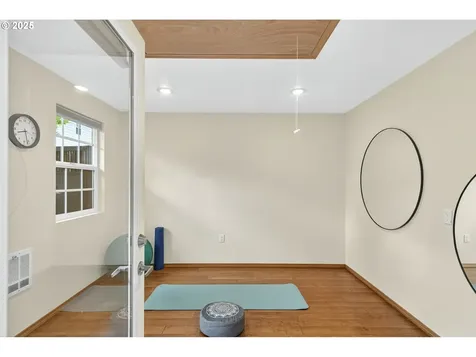 7169 SW Ash Creek Court Portland OR 97223