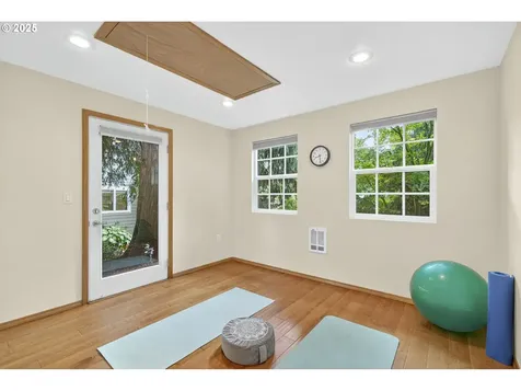 7169 SW Ash Creek Court Portland OR 97223