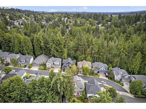 7169 SW Ash Creek Court Portland OR 97223