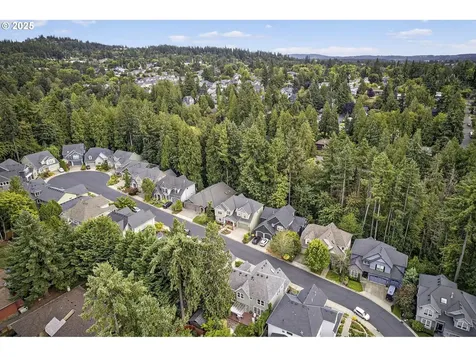 7169 SW Ash Creek Court Portland OR 97223