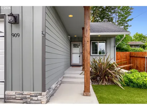 909 Highland Street Ridgefield WA 98642