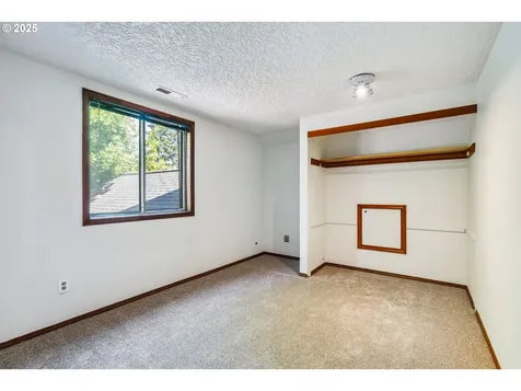 10004 NE Heron Circle Vancouver WA 98664