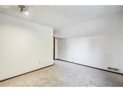 10004 NE Heron Circle Vancouver WA 98664