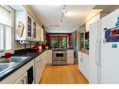 4825 SE 33rd Avenue Portland OR 97202