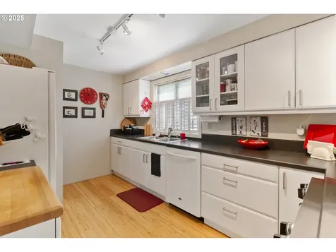 4825 SE 33rd Avenue Portland OR 97202
