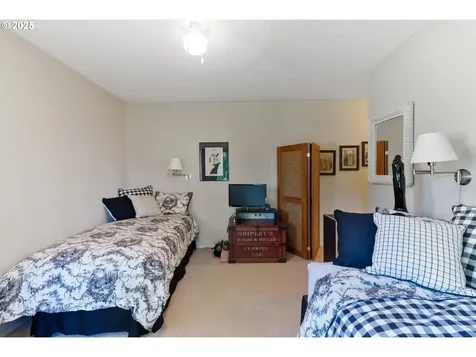 4825 SE 33rd Avenue Portland OR 97202