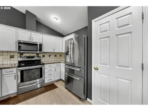 9416 NW 28th Court Vancouver WA 98665