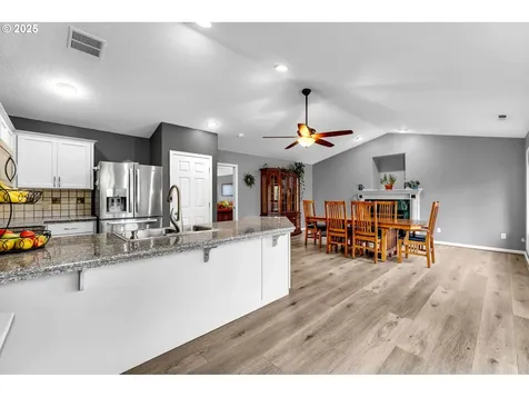 9416 NW 28th Court Vancouver WA 98665