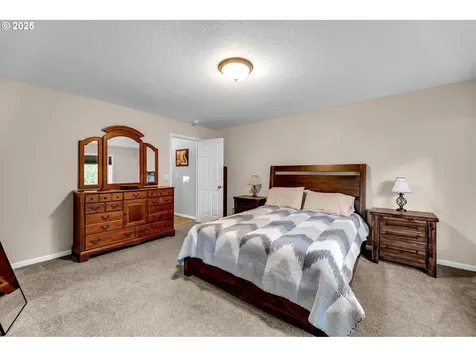 9416 NW 28th Court Vancouver WA 98665