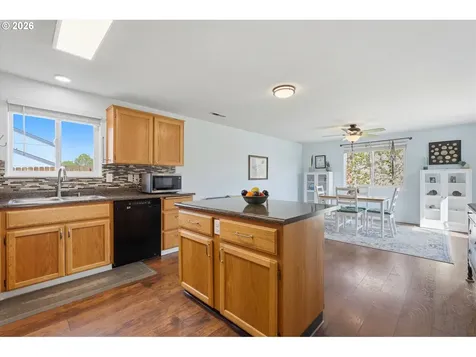9011 NE 136th Avenue Vancouver WA 98682