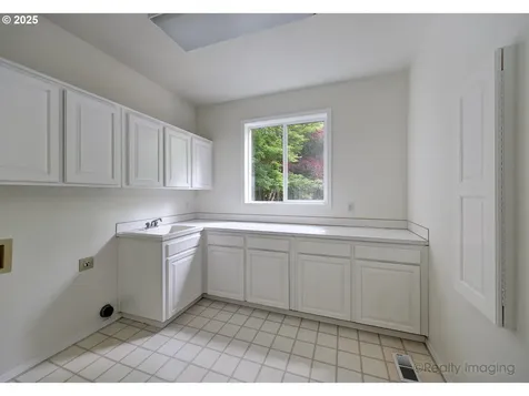 6770 SW Amber Lane Portland OR 97225