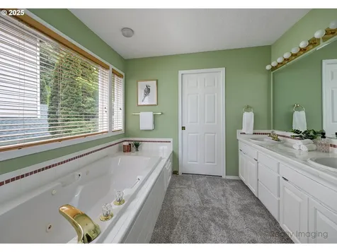 6770 SW Amber Lane Portland OR 97225