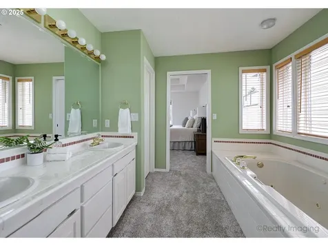 6770 SW Amber Lane Portland OR 97225