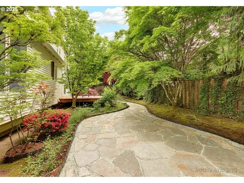 6770 SW Amber Lane Portland OR 97225
