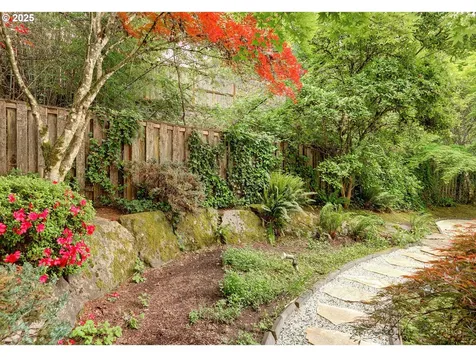 6770 SW Amber Lane Portland OR 97225
