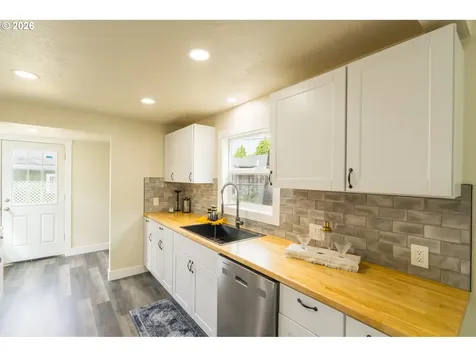 1925 NE Liberty Street Salem OR 97301