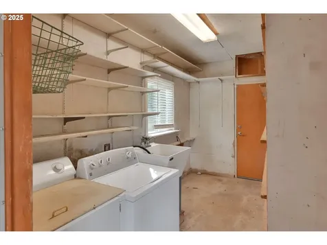 663 Swan Court Springfield OR 97477