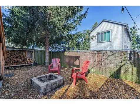 11525 SE Taylor Street Portland OR 97216