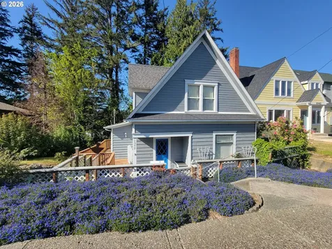 1072 Elrod Avenue Coos Bay OR 97420