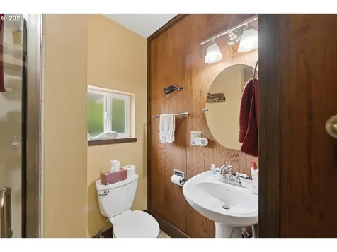 1072 Elrod Avenue Coos Bay OR 97420