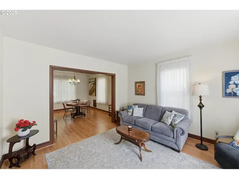 1072 Elrod Avenue Coos Bay OR 97420