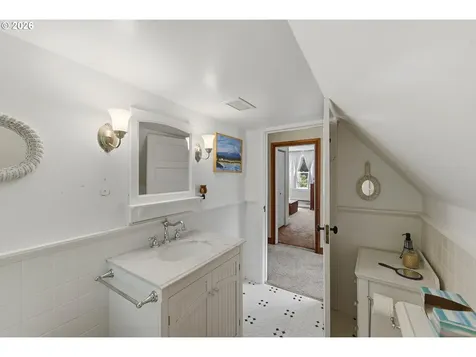 1072 Elrod Avenue Coos Bay OR 97420