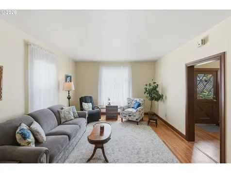 1072 Elrod Avenue Coos Bay OR 97420