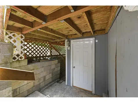 1072 Elrod Avenue Coos Bay OR 97420