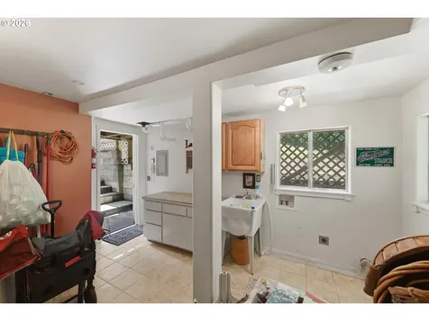 1072 Elrod Avenue Coos Bay OR 97420