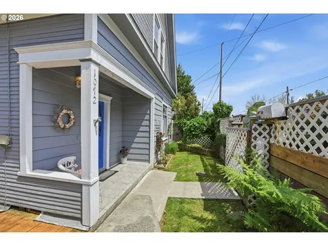 1072 Elrod Avenue Coos Bay OR 97420