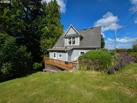 1072 Elrod Avenue Coos Bay OR 97420