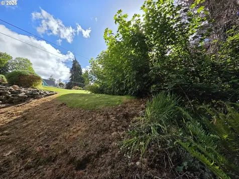1072 Elrod Avenue Coos Bay OR 97420