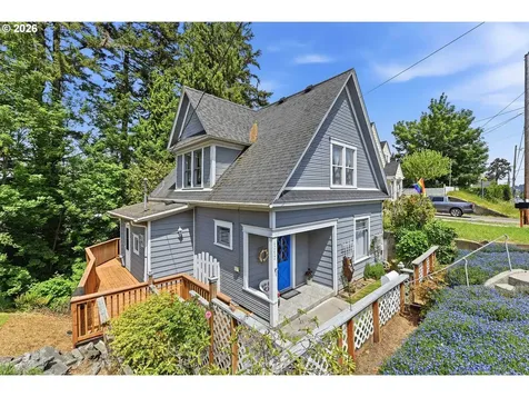 1072 Elrod Avenue Coos Bay OR 97420