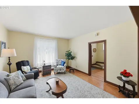 1072 Elrod Avenue Coos Bay OR 97420