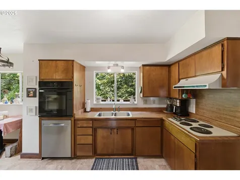 1072 Elrod Avenue Coos Bay OR 97420
