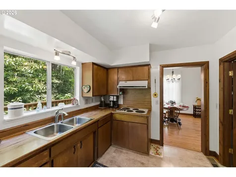 1072 Elrod Avenue Coos Bay OR 97420