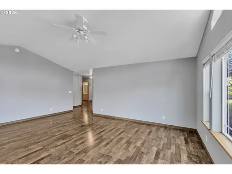 122 Lilly Court Sutherlin OR 97479