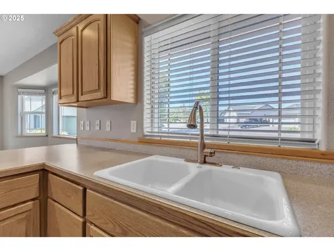 122 Lilly Court Sutherlin OR 97479