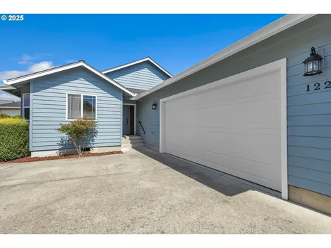 122 Lilly Court Sutherlin OR 97479