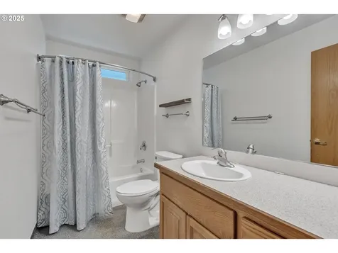 122 Lilly Court Sutherlin OR 97479