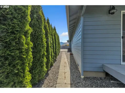 122 Lilly Court Sutherlin OR 97479