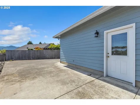 122 Lilly Court Sutherlin OR 97479