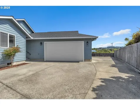 122 Lilly Court Sutherlin OR 97479