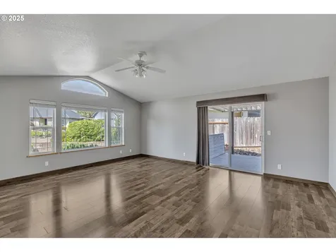 122 Lilly Court Sutherlin OR 97479