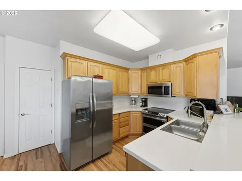 1120 Lakeshore Drive Coos Bay OR 97420