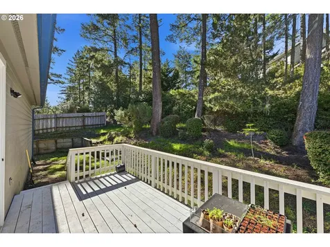 1120 Lakeshore Drive Coos Bay OR 97420
