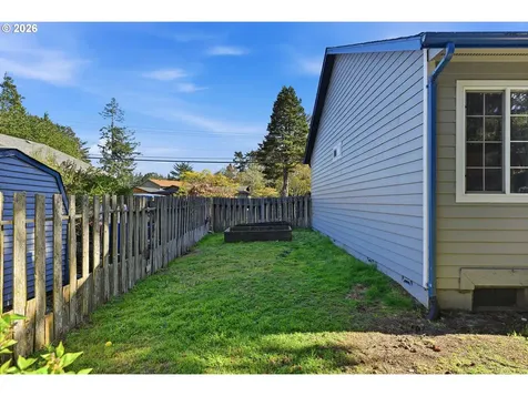 1120 Lakeshore Drive Coos Bay OR 97420